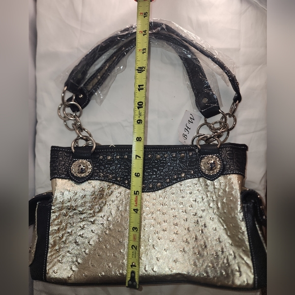 💖💖 BHW Ostrich embedded metallic shoulder bag - Picture 13 of 17